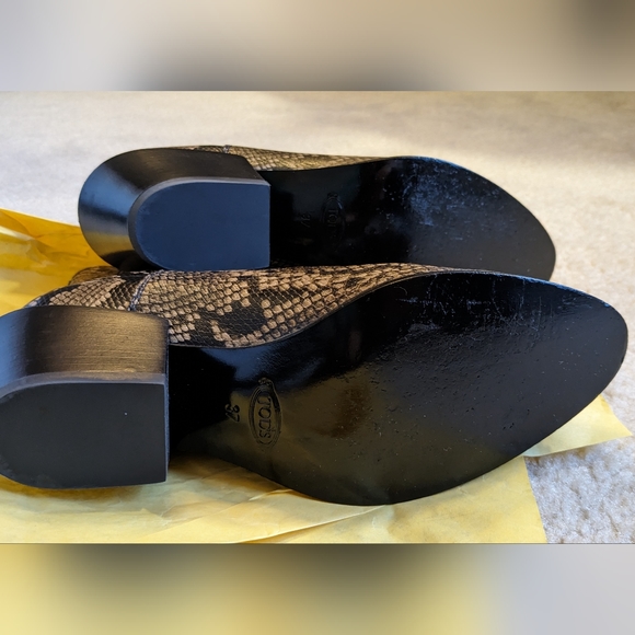 Tod's Women's Snakeskin Print Embossed Leather Booties. Size: 37. color: brown. - Picture 4 of 9